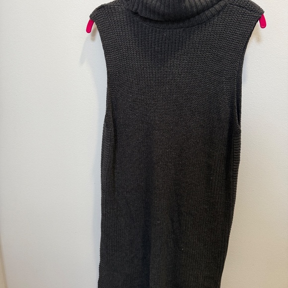 Merona Sweater Vest - Picture 3 of 4